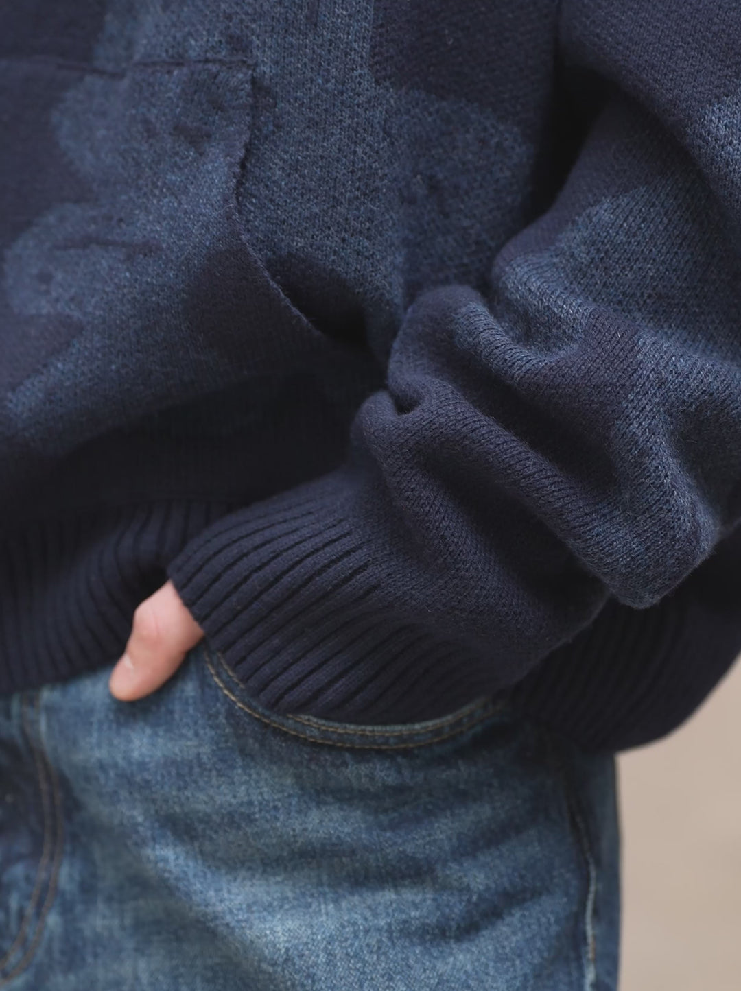 Sweat capuche unisexe maille DESSIN FLEURI marine