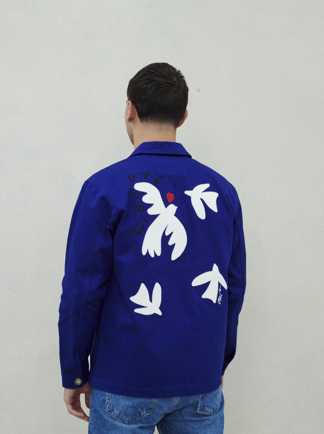 VESTE BLEUE LIBERTÉ OISEAUX COEUR BLEU OUTREMER VIANNEY VRAI