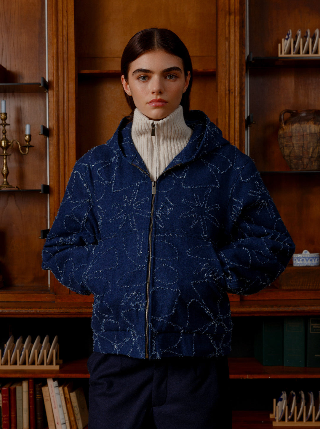 Blouson à capuche unisexe FLEURS D'HIVER denim aiguilleté