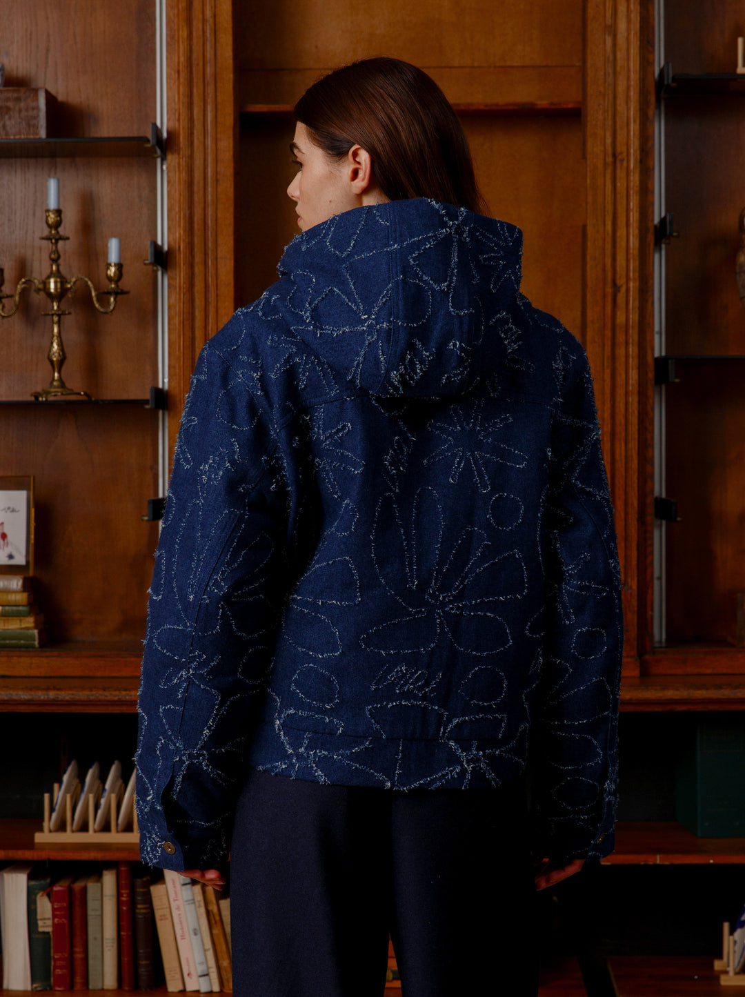 Blouson à capuche unisexe FLEURS D'HIVER denim aiguilleté