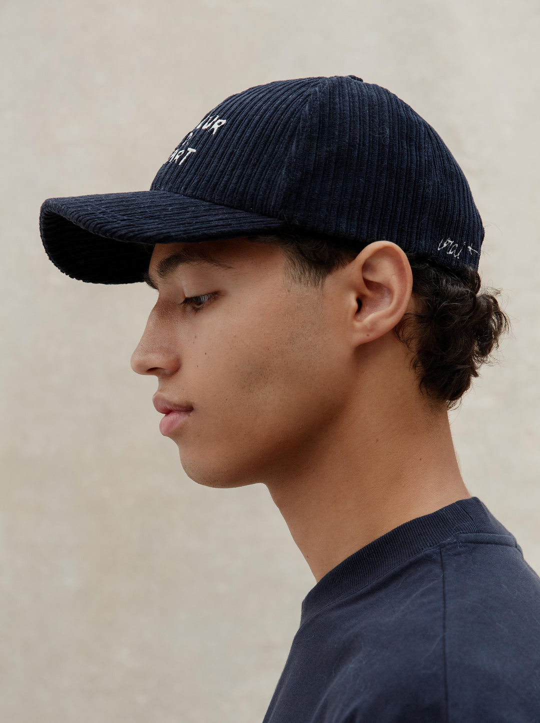 Casquette L'AMOUR DE L'ART velours bleu minuit