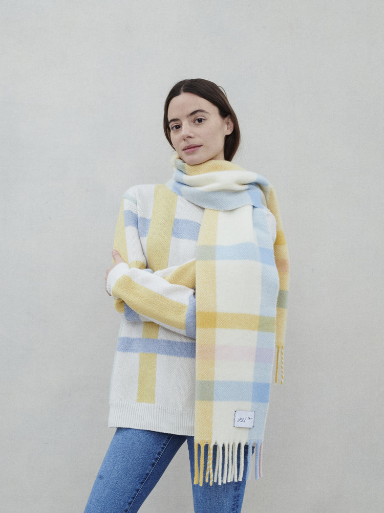 Écharpe tartan couleurs douces 100%laine fabriquée en Italie Vrai Vianney 