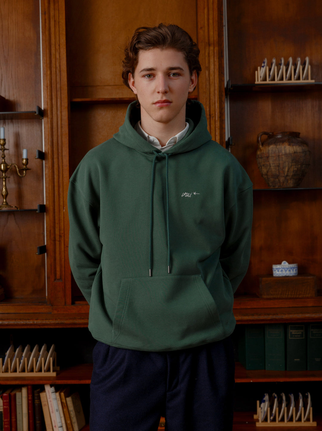 Sweat à capuche unisexe brodé DANS LE CLUB